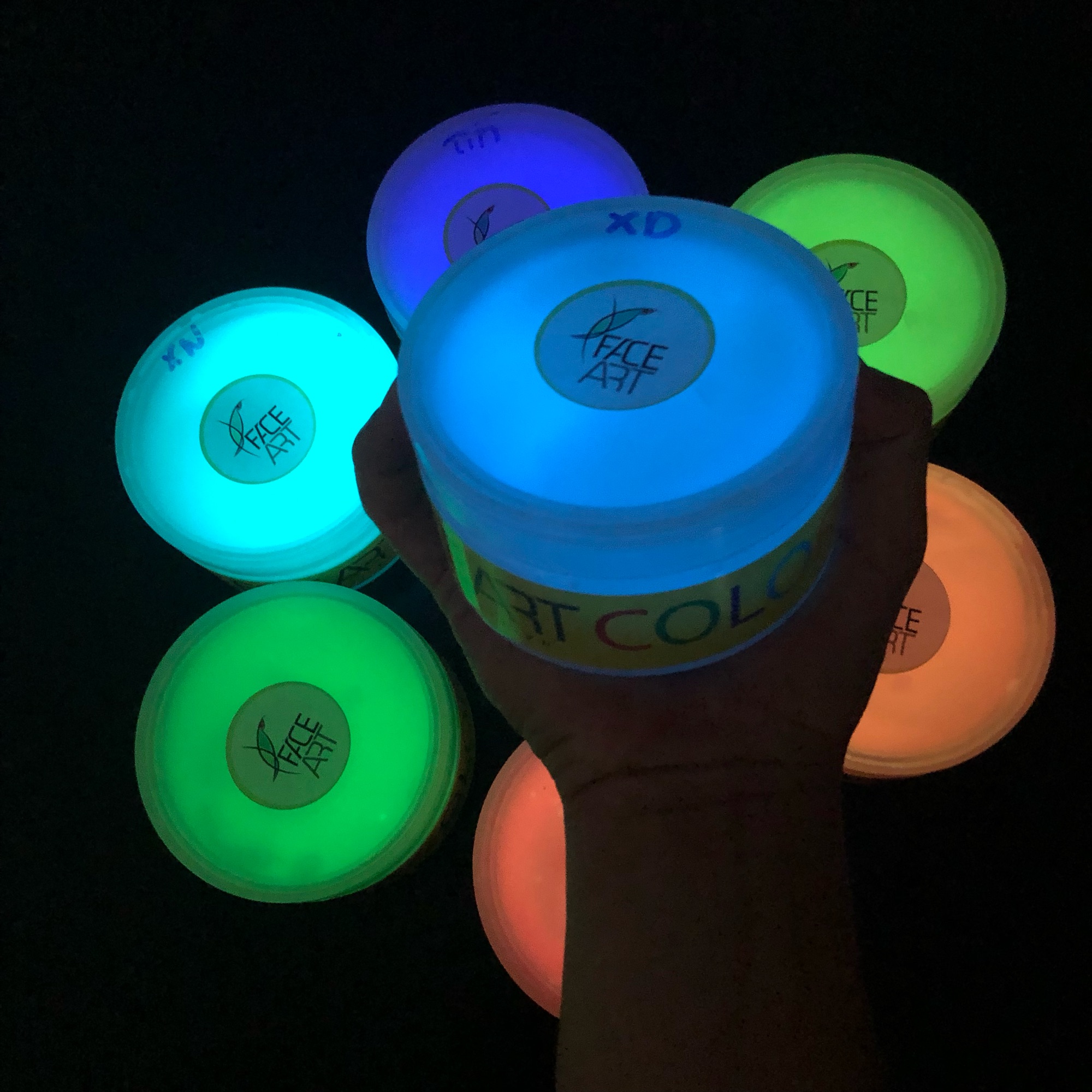 Màu Acrylic Dạ quang xanh dương - Sơn Acrylic dạ quang phát sáng trong bóng tối sau khi đã hấp thụ Ánh sáng - Màu neon