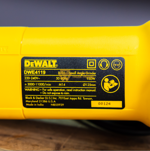 Máy mài góc 125mm 950W Dewalt DWE4119