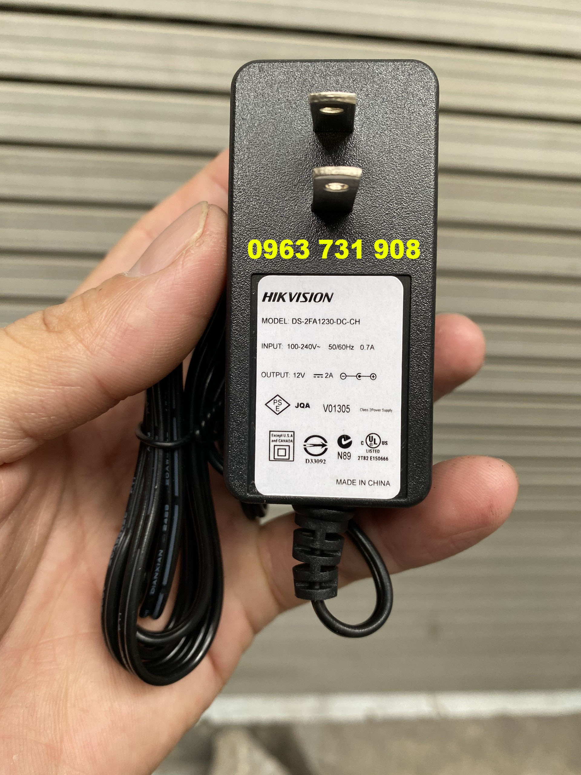 Nguồn sạc camera Hikvison 12V 2A