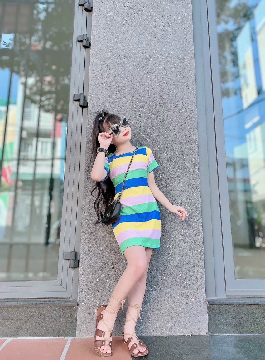 Đầm body gân bé gái