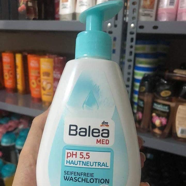 Dung dịch vệ sinh Phụ Nữ Balea chai 300ml