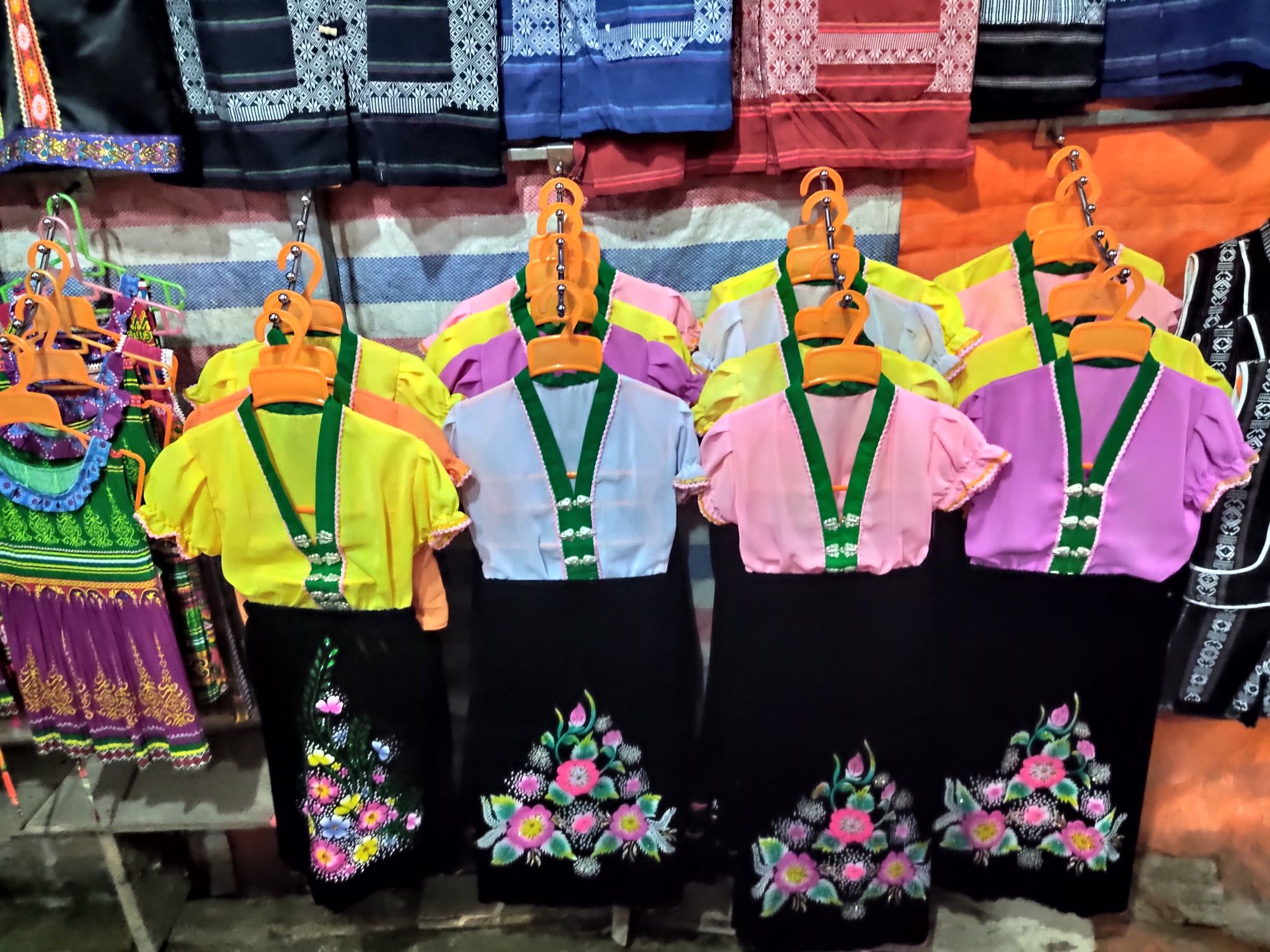Bộ Đồ Dân Tộc Thái Cho Bé