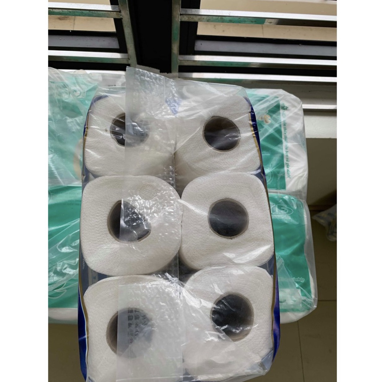 Bịch giấy vệ sinh Watersilk xanh 12 cuộn