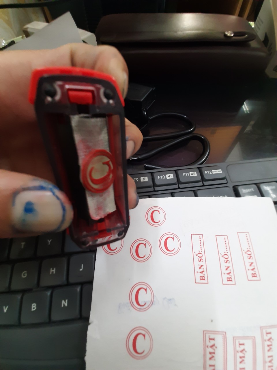 Con dấu chữ C (Chuẩn thông tư 24 BCA)