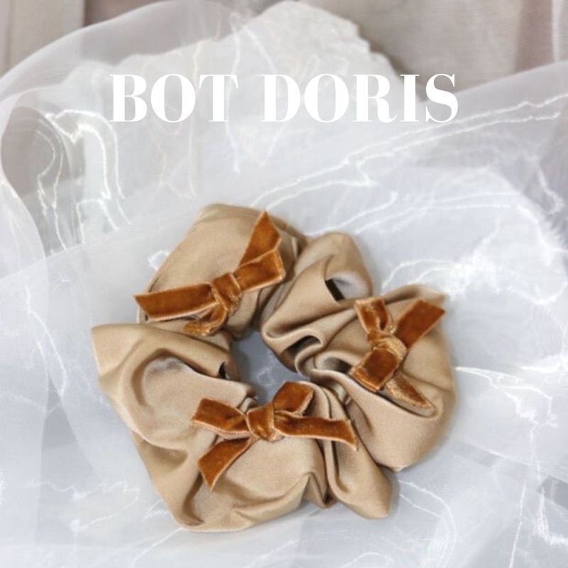 Scrunchies cột tóc lụa đính nơ dễ thương phong cách Hàn Quốc