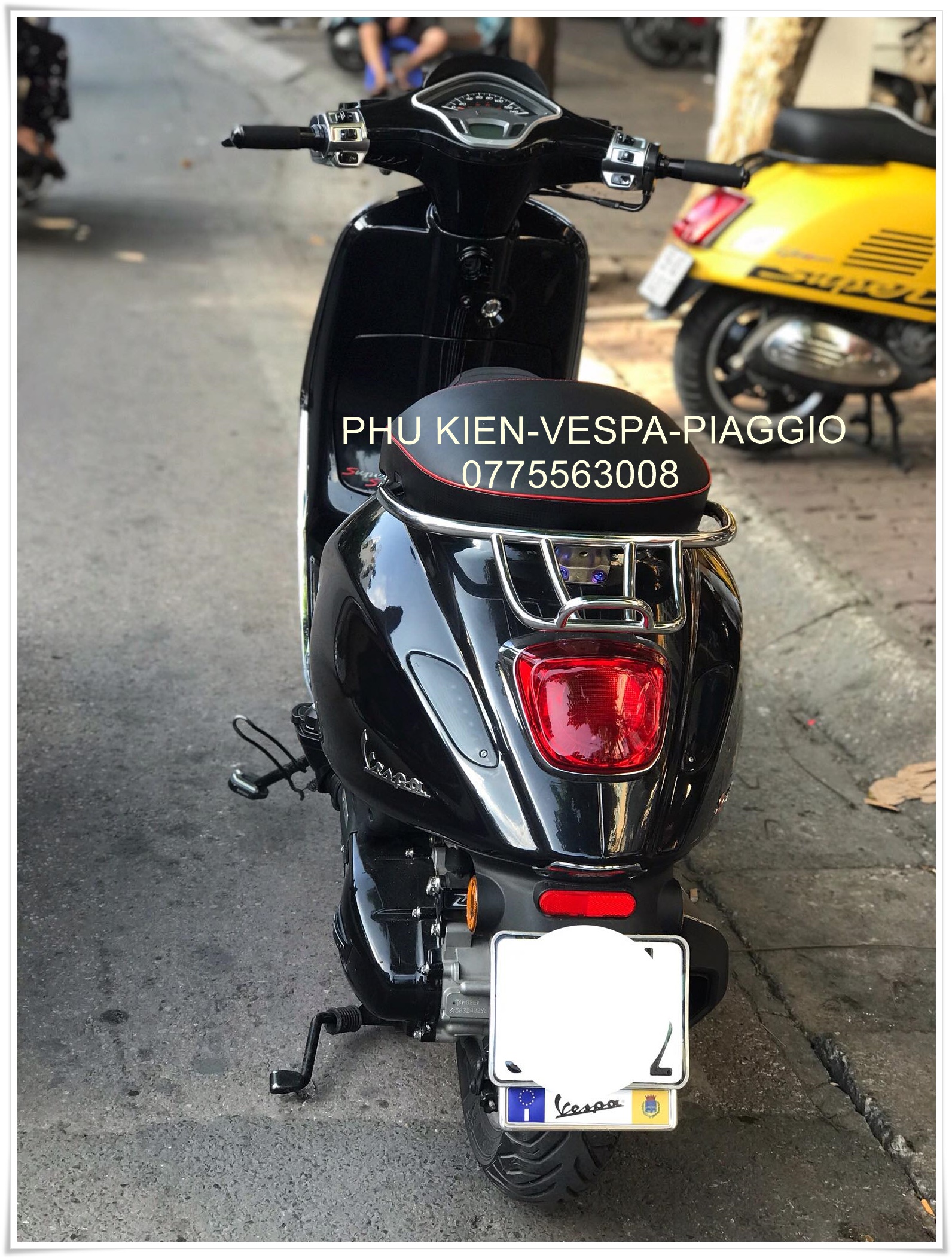 Đế Biển Số Xe Vespa Cờ Ý Hàng Cao Cấp