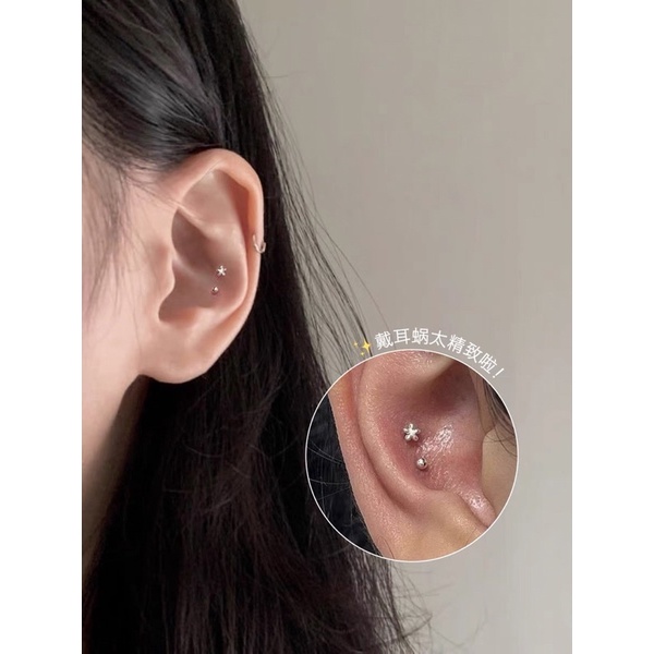 1 chiếc bông tai hoa 5 cánh chốt bi