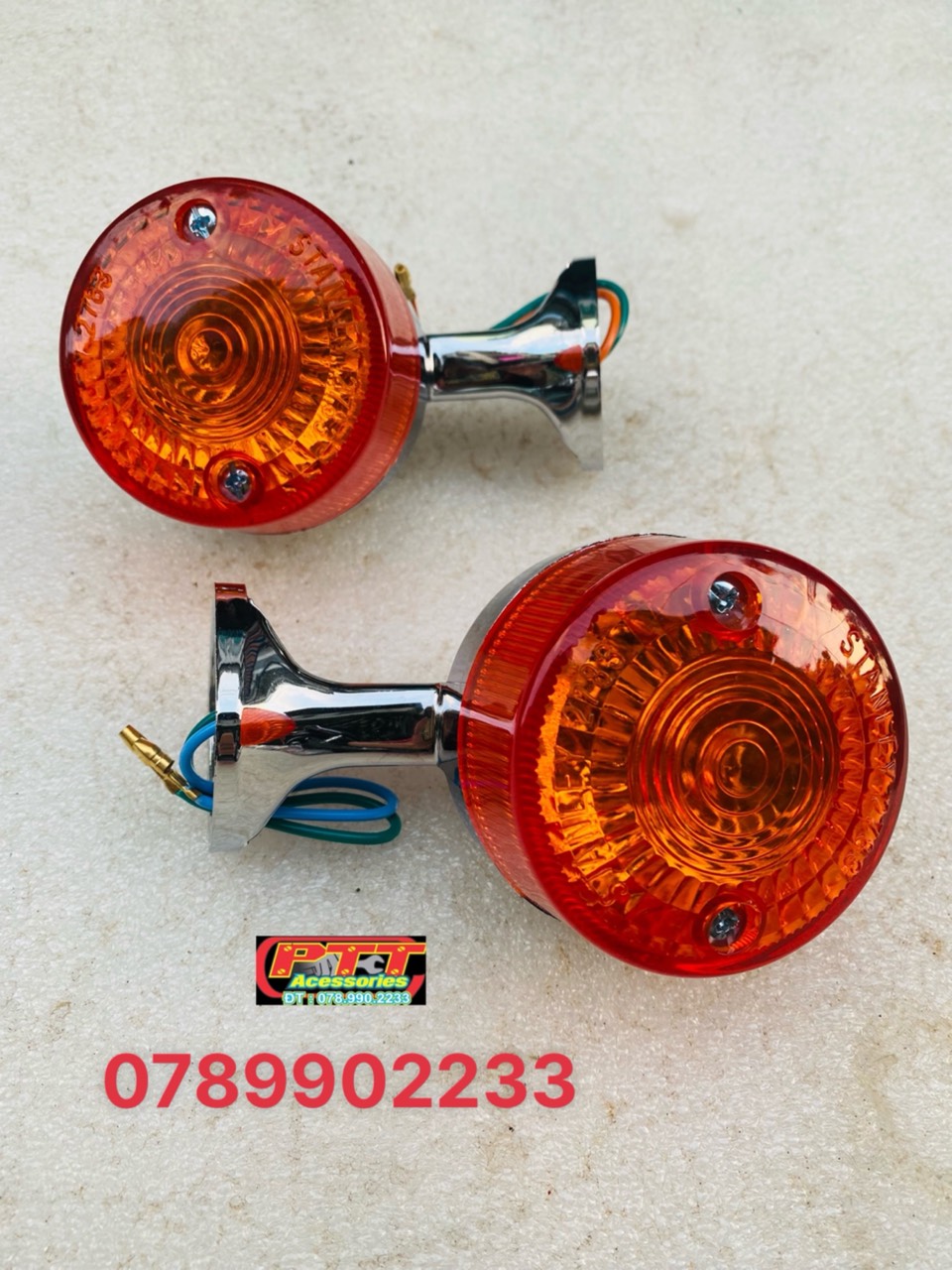 CẶP XI NHAN SAU XE CUB 86 ( HÀNG ĐẸP ) - ĐẾ NHỰA XI BÓNG