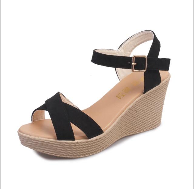 Sandal đế xuồng quai chéo 9 phân