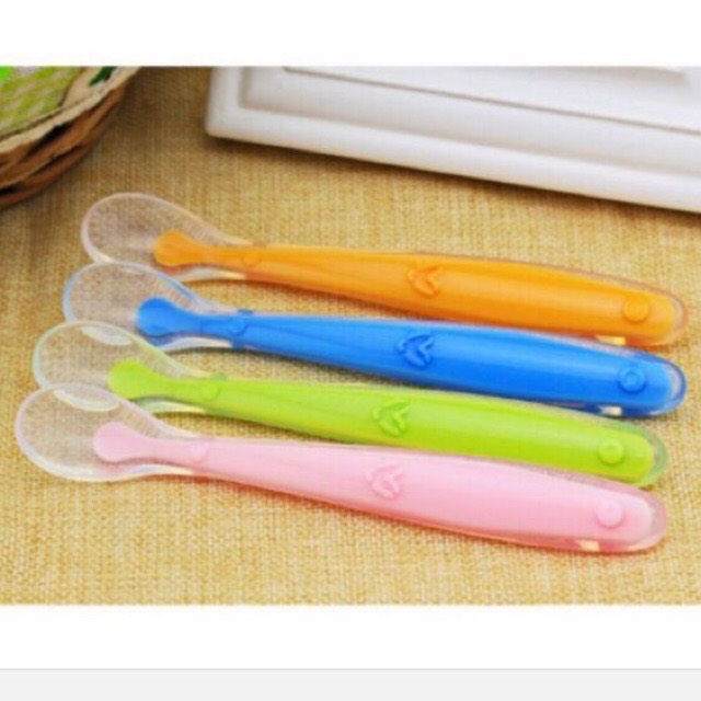 Thìa silicone siêu mềm cho bé tập ăn dặm