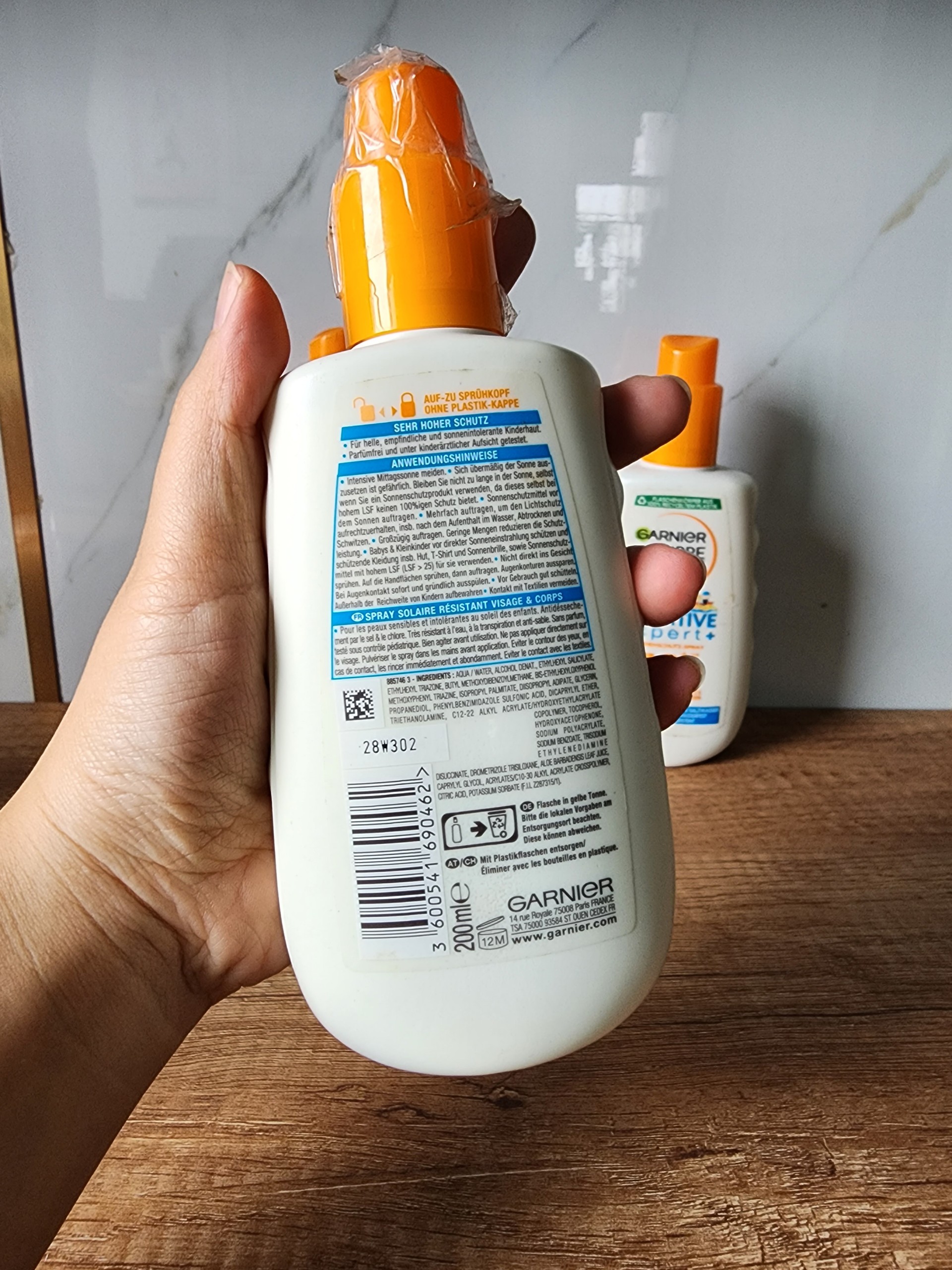 Kem chống nắng dạng xịt Garnier Sensitive