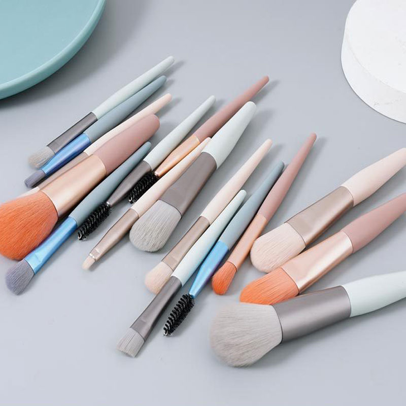 8 Piece Makeup Brush Set With Zip Bag