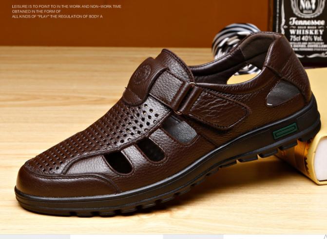 Giày sandal dành cho người trung niên