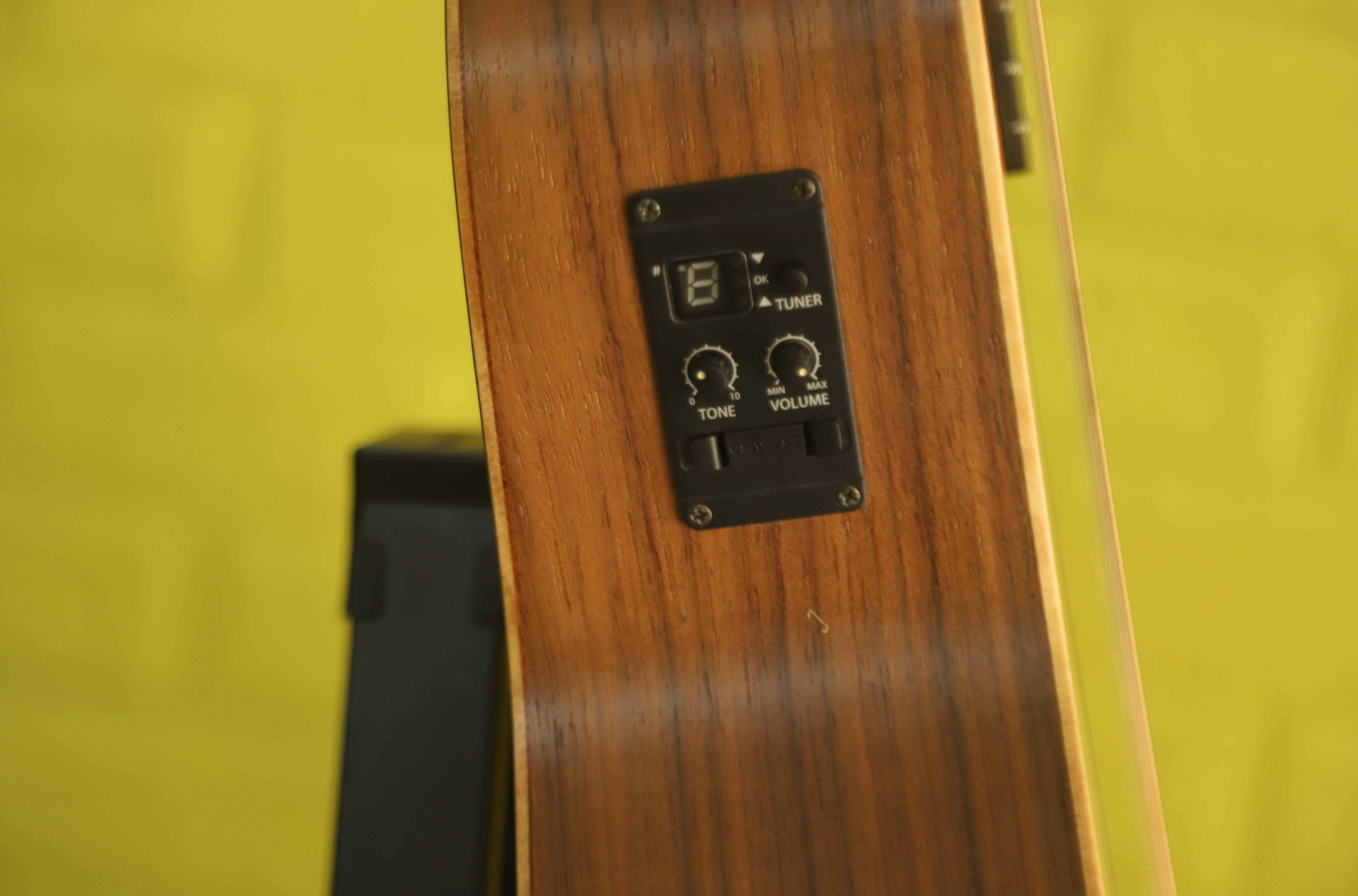 Đàn Guitar Thùng Điện Grand Symphony Mini Taylor GS Mini-e Walnut Mặt Gỗ Spruce Solid Lưng Hông Walnut Hệ Thống ES-B Kèm Túi Gig Bag