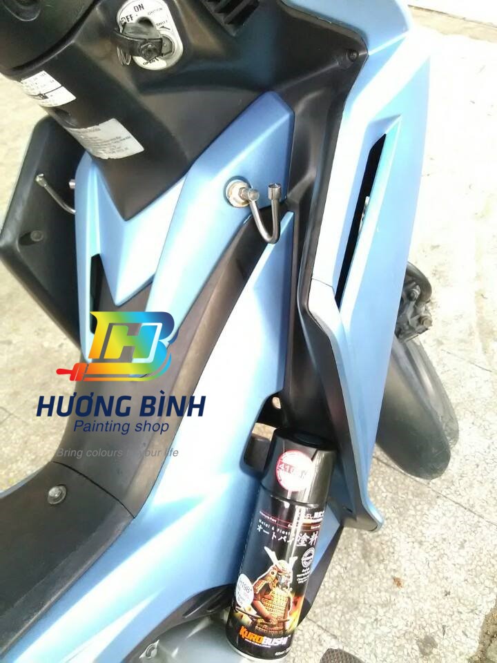 Sơn xịt Samurai màu Xanh Băng Giá - H198 (cần sử dụng với nền màu Bạc mới lên được màu chuẩn và đẹp)