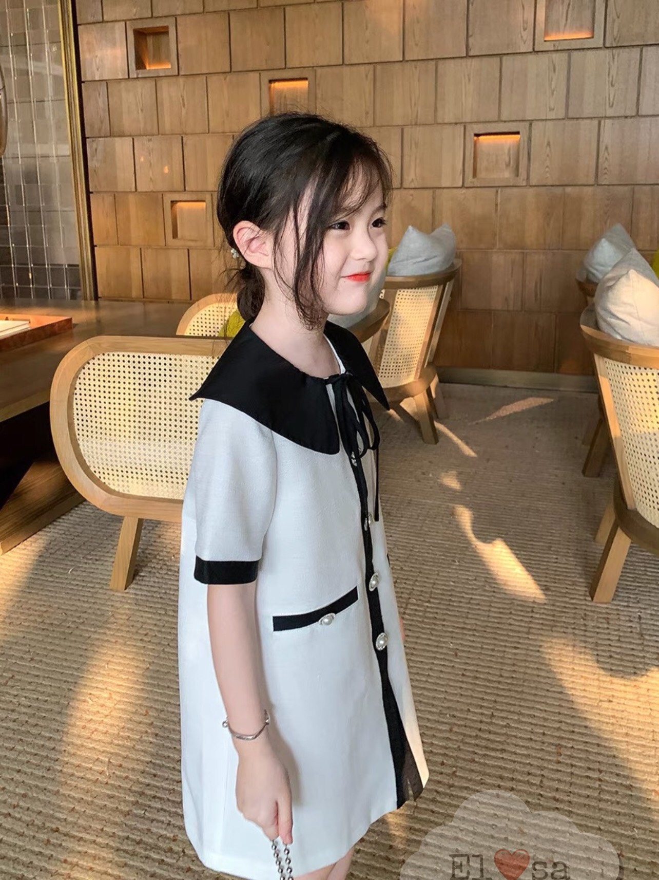 Váy bé gái- váy dạ trắng cổ đen 10-30kg