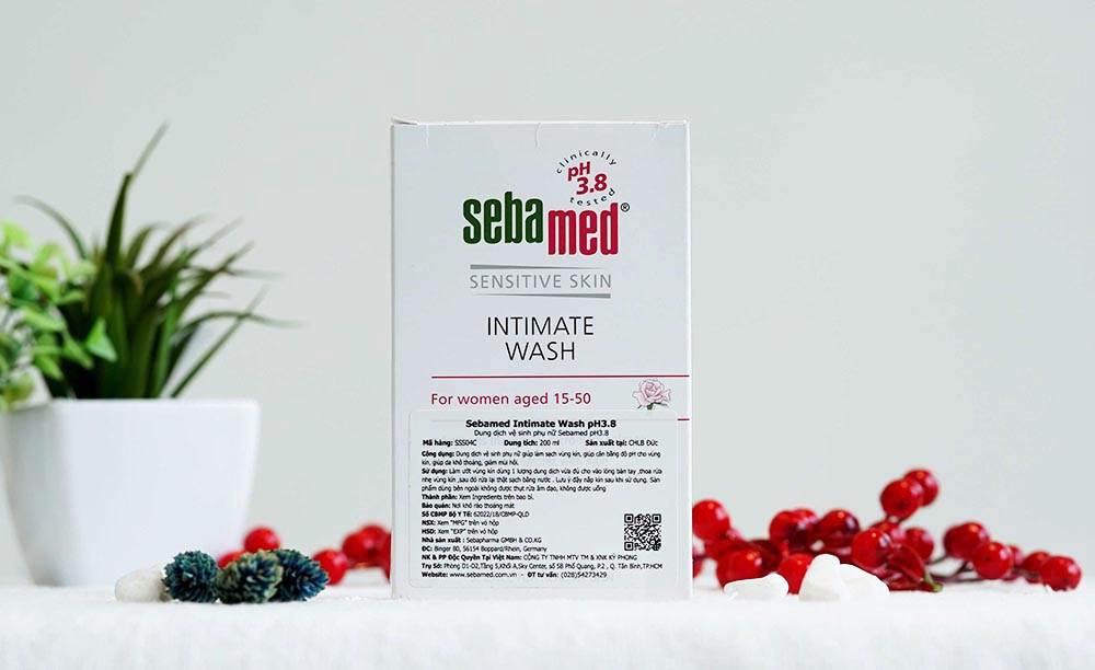 Dung Dịch Vệ Sinh Phụ Nữ Sebamed pH 3.8 200ml