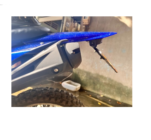 Dè đuôi sau dài hơn zin wr155