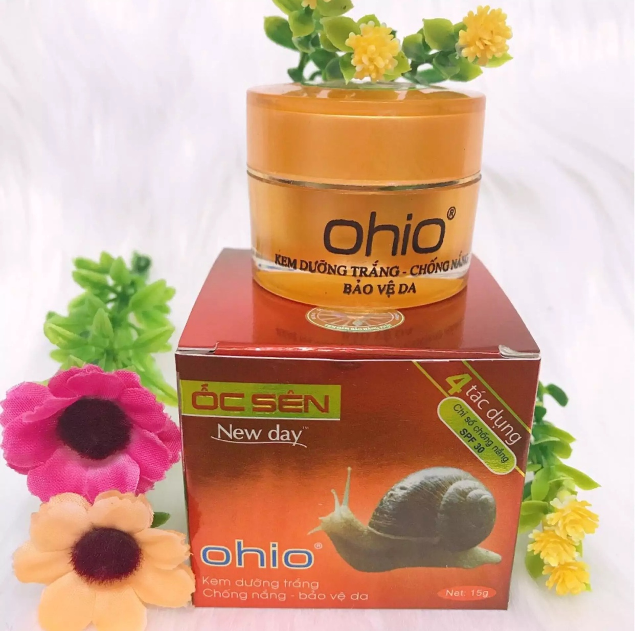 [HCM]Kem dưỡng trắng - Chống nắng - Bảo vệ da OHIO ốc sên New Day (15g)