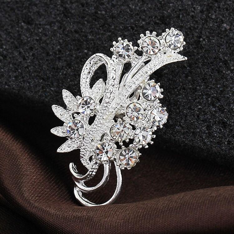 [HCM]Giá mùa bão Ghim cài áo đính đá thời trang sang trọng MẪU 3 (3.8x2.8cm)