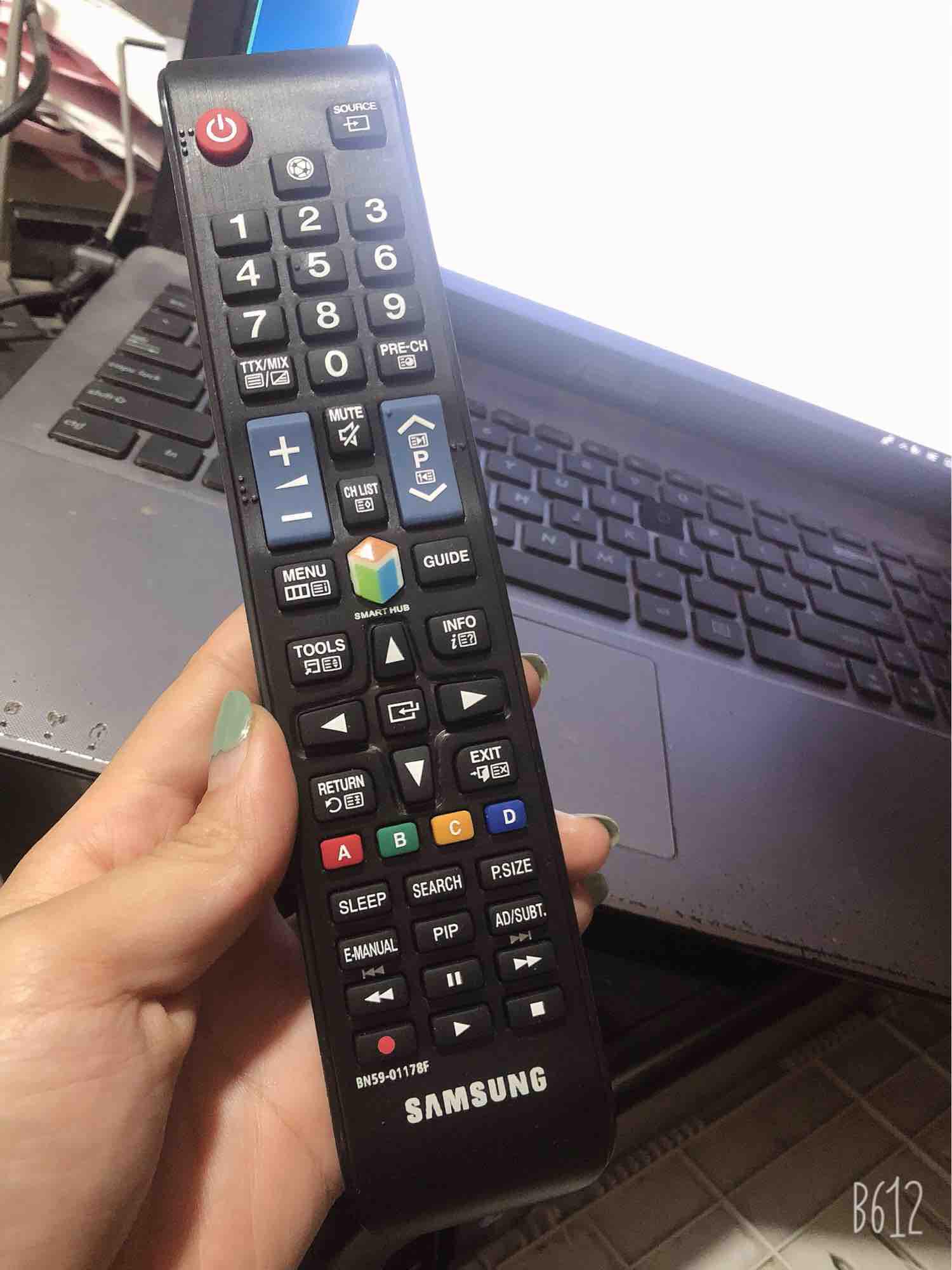 Điều khiển tivi samsung có nút bấm chế độ thể thao