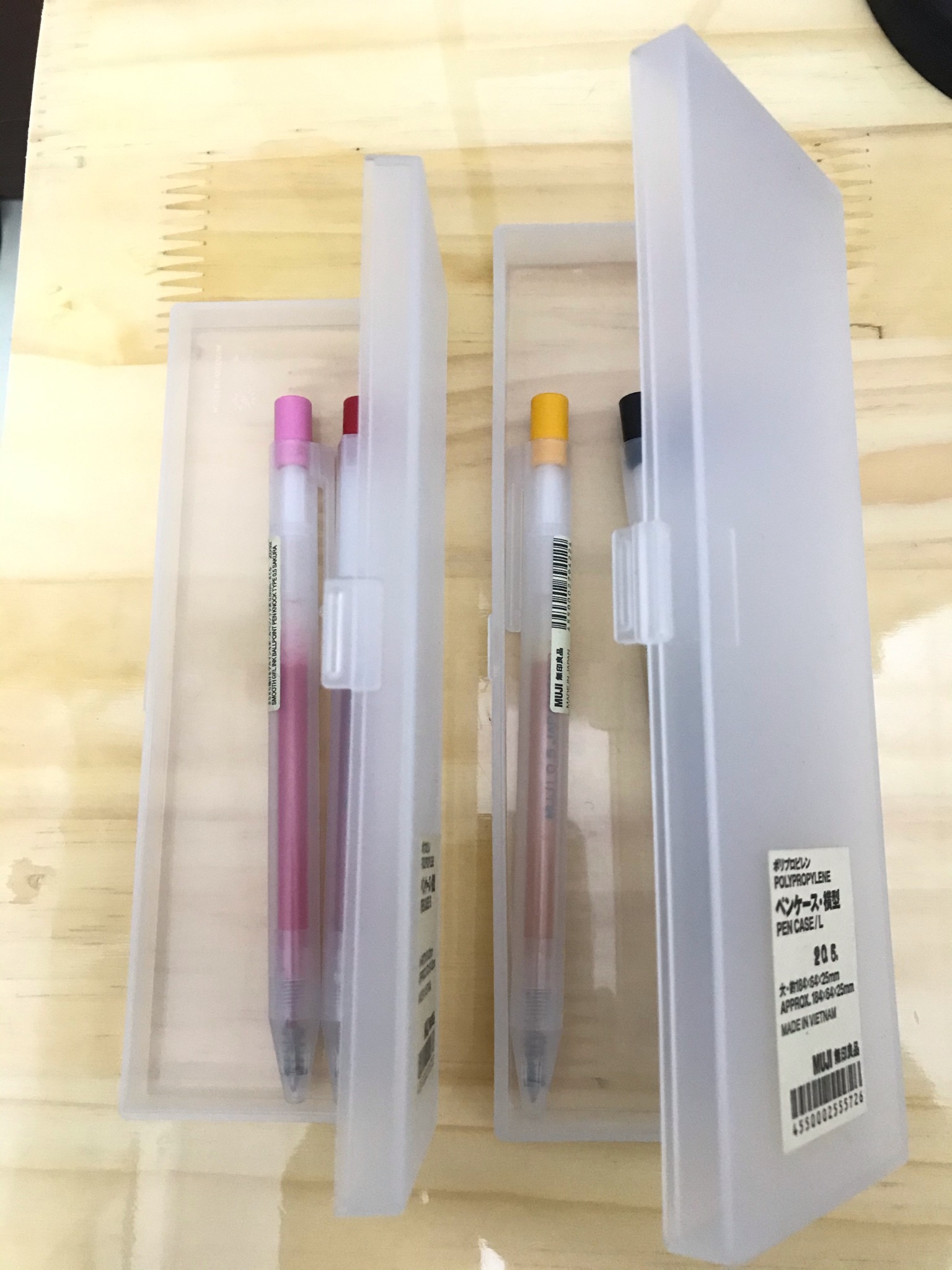 HỘP BÚT NHỰA MUJI 2 SIZE