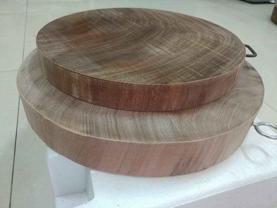 Thớt gỗ nghiến Tây Bắc (đường kính 34, dày 4cm)