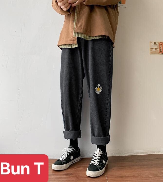 QUẦN BAGGY JEAN NAM CHẤT BÒ ĐEN THÊU HOA CÚC ỐNG RỘNG DÀI NHẬT BẢN MÙA HÈ DB-35 - TRANG BUN FASHION