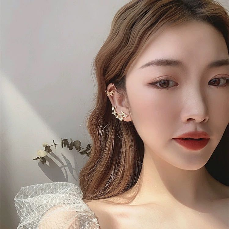 Bông tai kẹp vành hình bướm