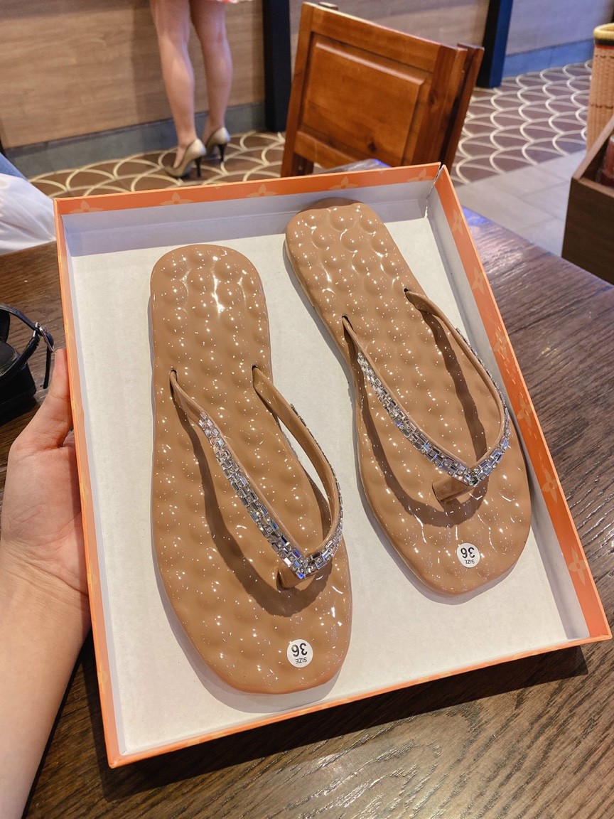 [HCM]Dép kẹp nữ đính đá da bóng mang sáng chân cực kì