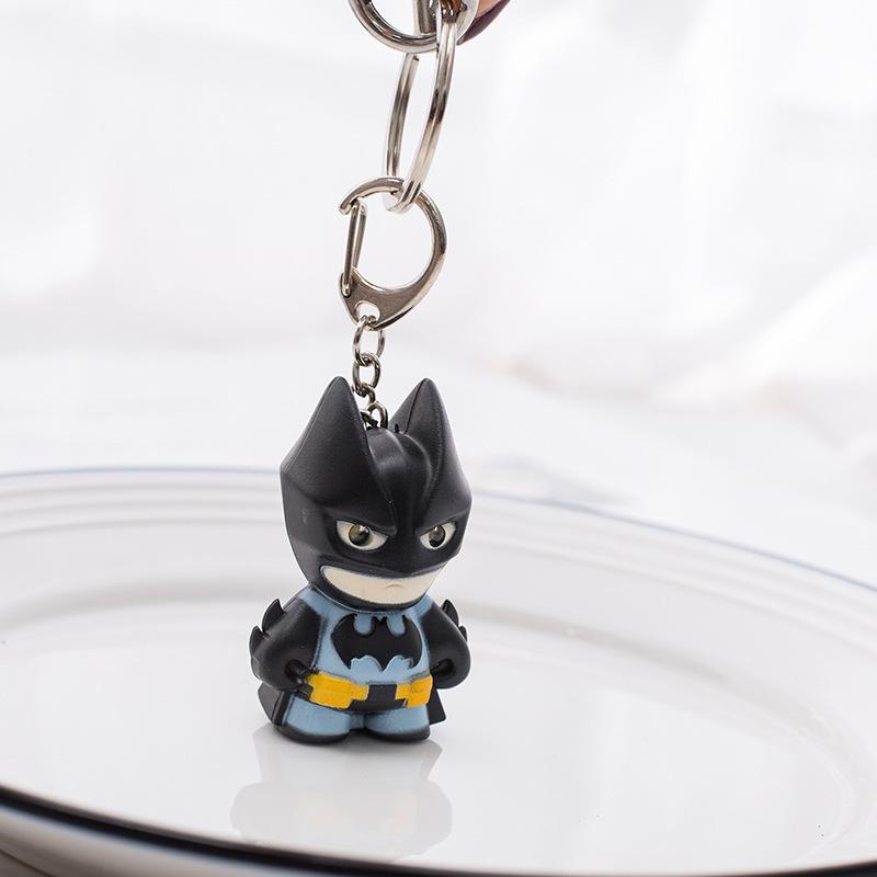 Móc khóa hình batman có đèn