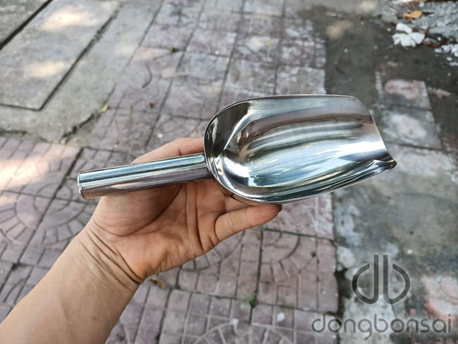 Muỗng xúc đất thay chậu chất liệu inox size 12cm