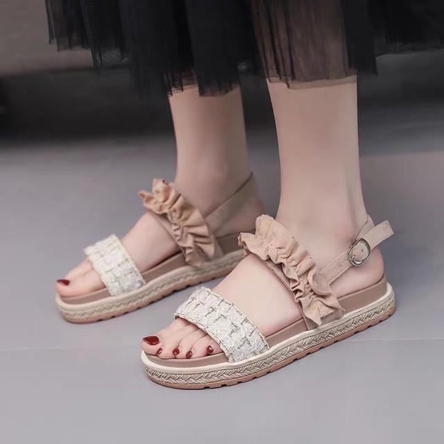 Sanđan Bánh Bèo Nữ Mới