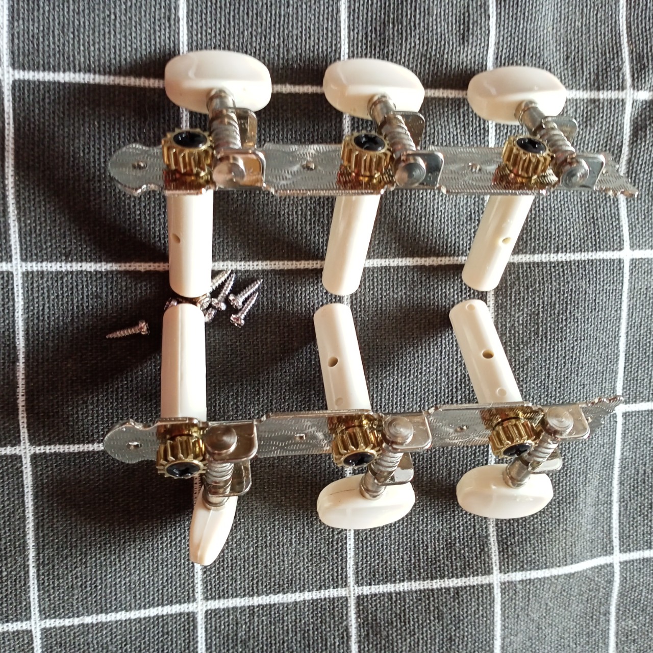 [HCM]Khóa đàn guitar classic (bộ 2 bên kèm đầy đủ ốc vít)