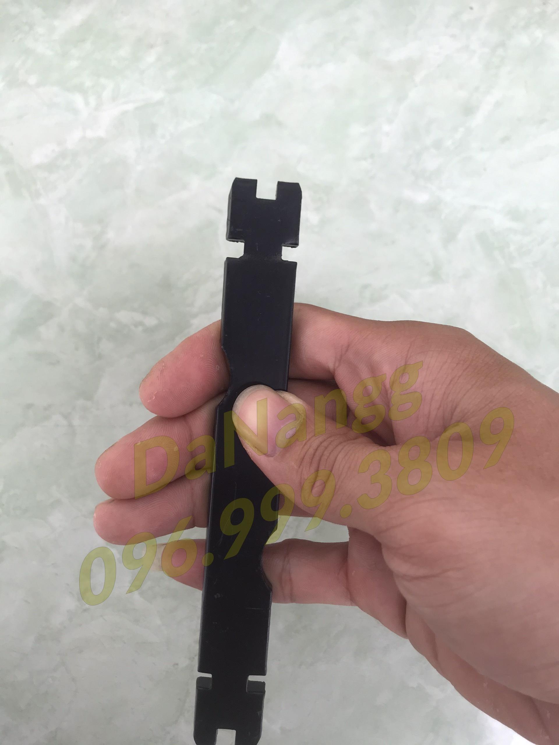Cờ lê cân vành tăm xe máy