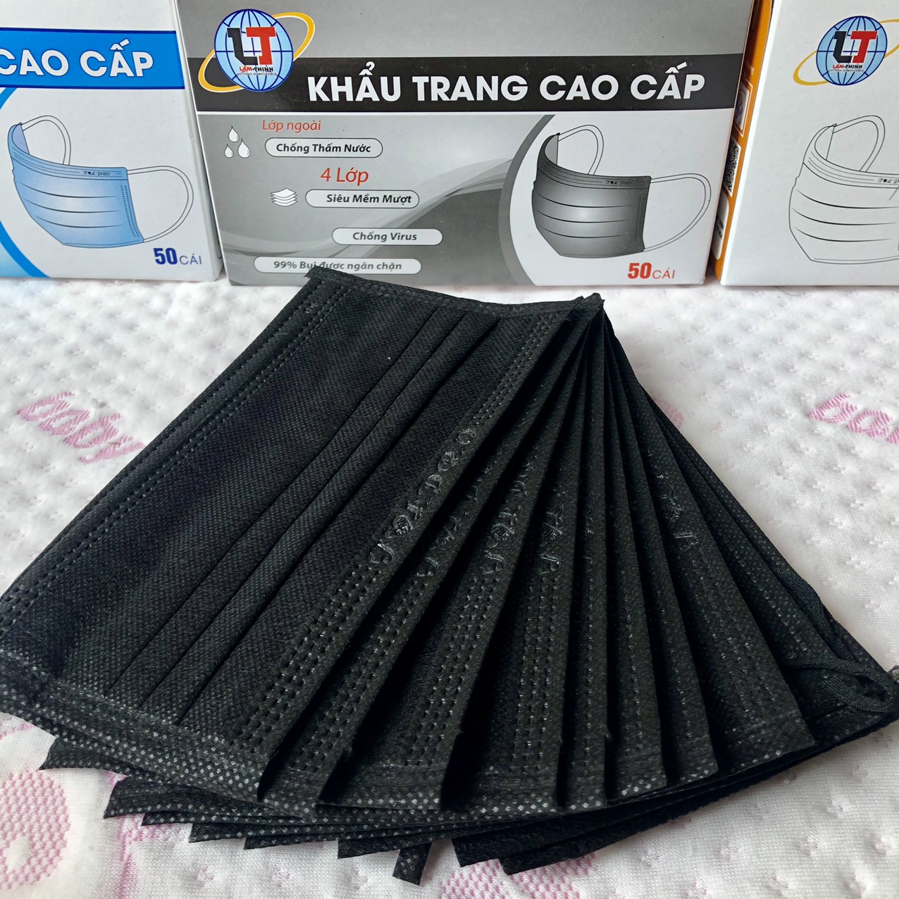 Khẩu trang y tế 4 lớp kháng khuẩn 50 cái/hộp hàng xuất khẩu