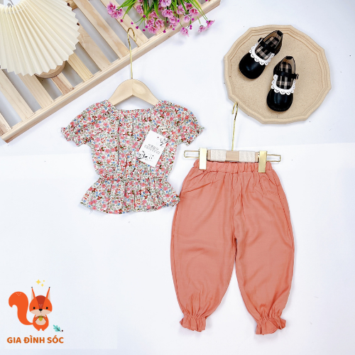 Bộ quần áo hoa nhún bèo