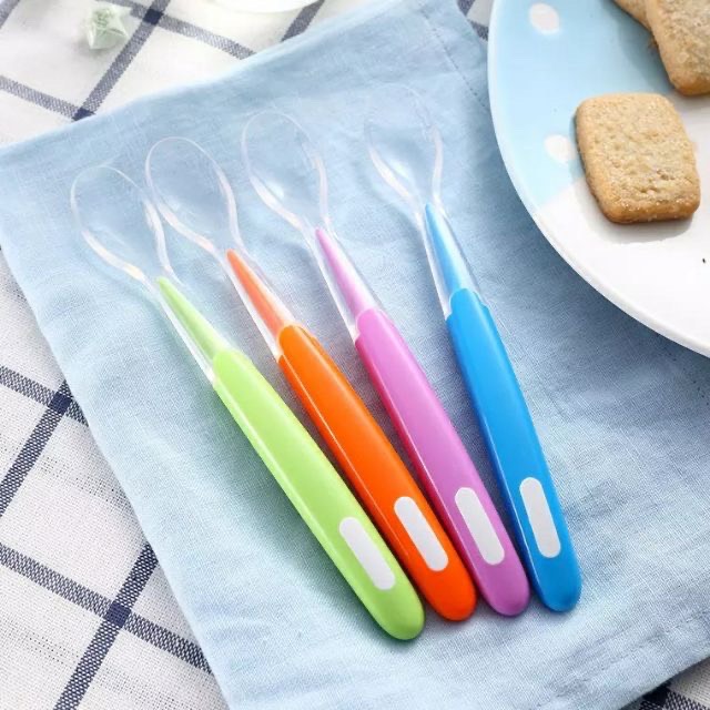 Thìa ăn dặm silicon kích thích bé ăn ngon