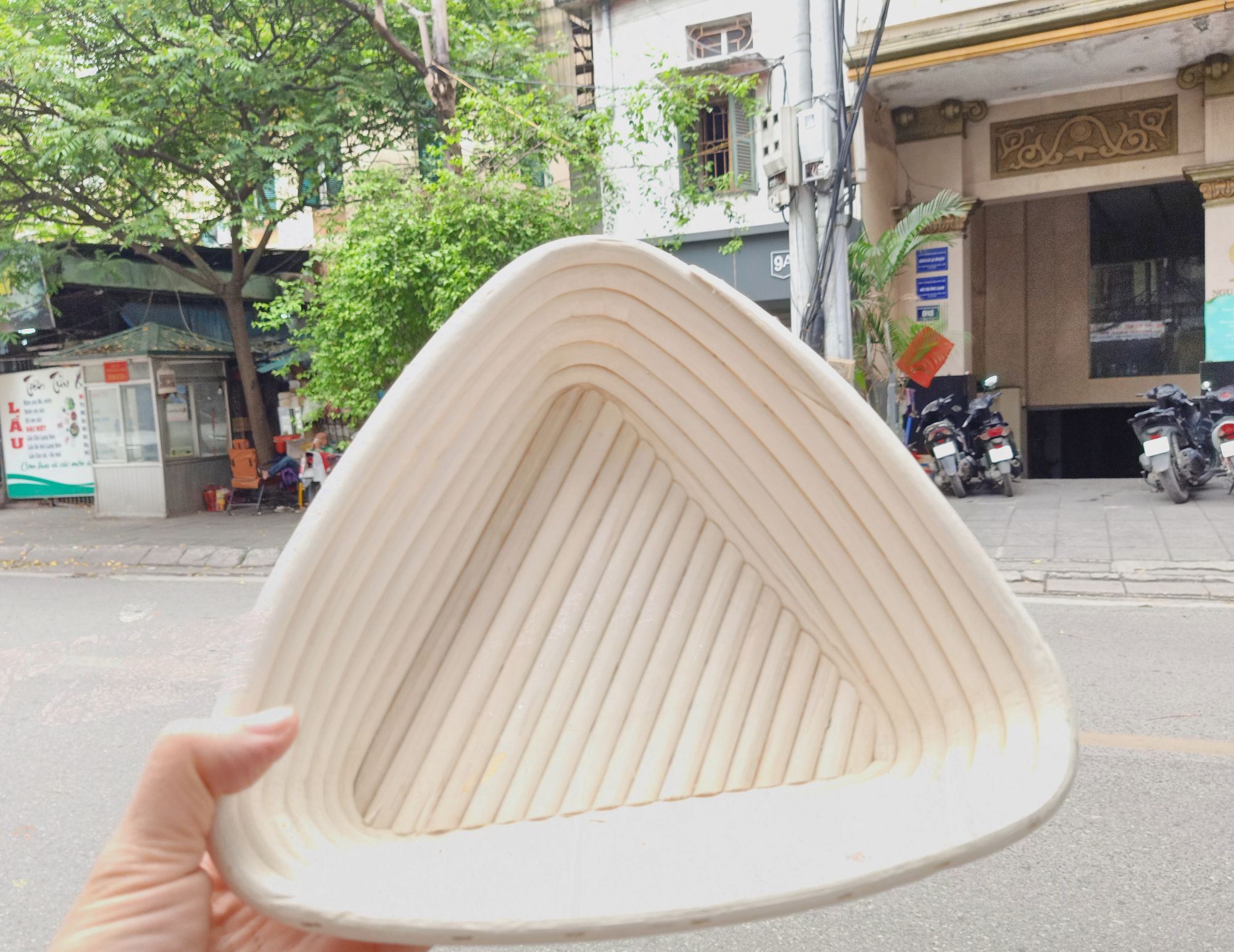 Rổ mây ủ bánh mì hình tam giác (có vải lót đi kèm, 23 cm)
