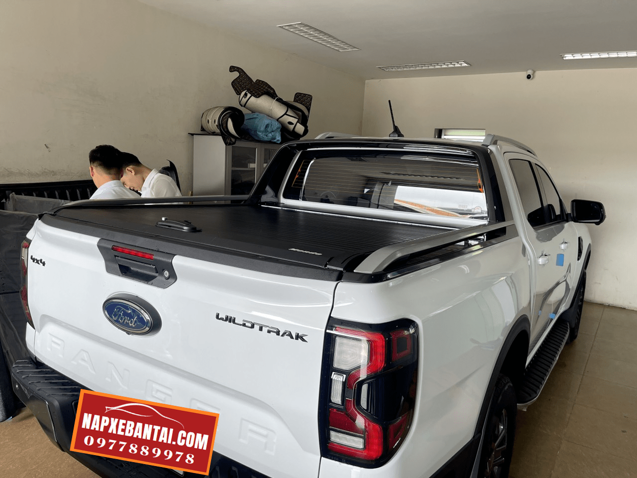 NẮP THÙNG CUỘN CƠ FORD RANGER 2023 CAO CẤP (CHƯA BAO GỒM THANH THỂ THAO)