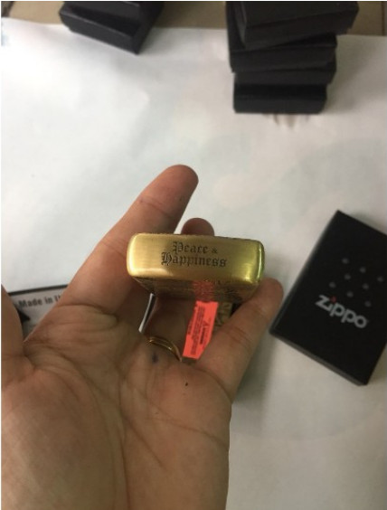 BẬT LỬA  Zippo thiên thần KHẮC 5 MẶT Ruột Vàng - TEM ĐỎ