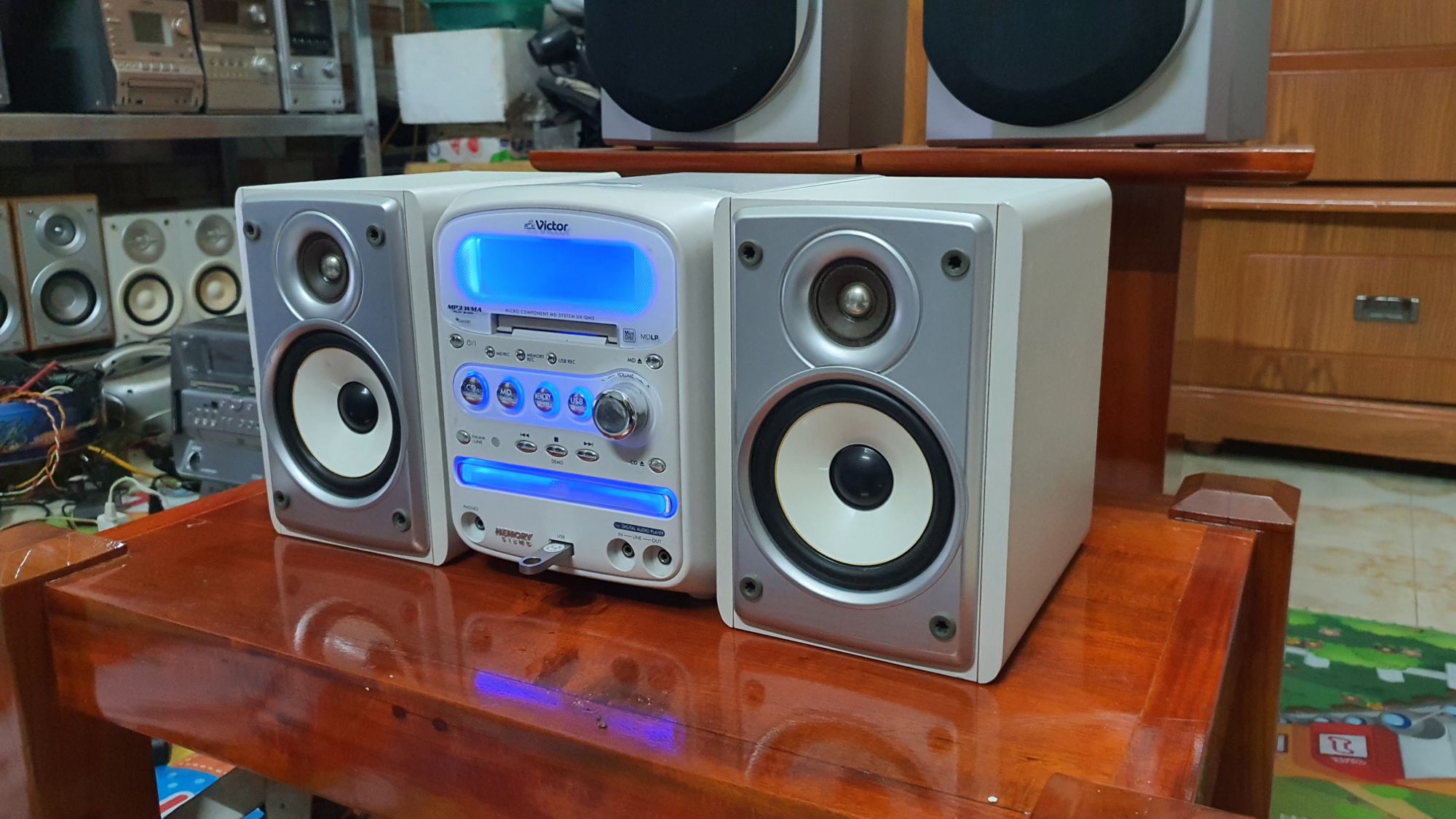 Dàn victor QM3 CÓ  SUB  . có  bộ  nhớ  trong