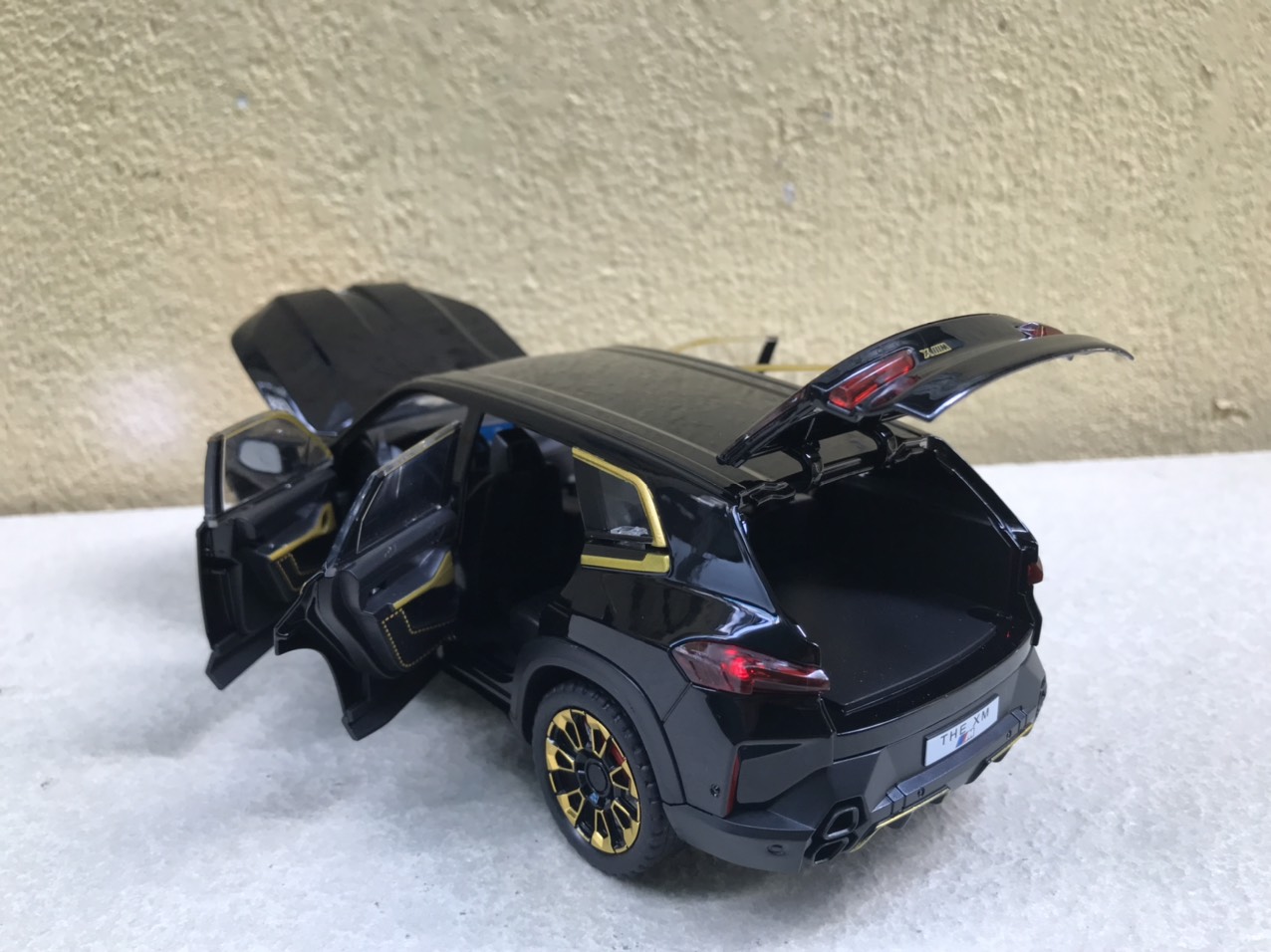 [HCM]Mô hình xe ô tô BMW X7 1:24