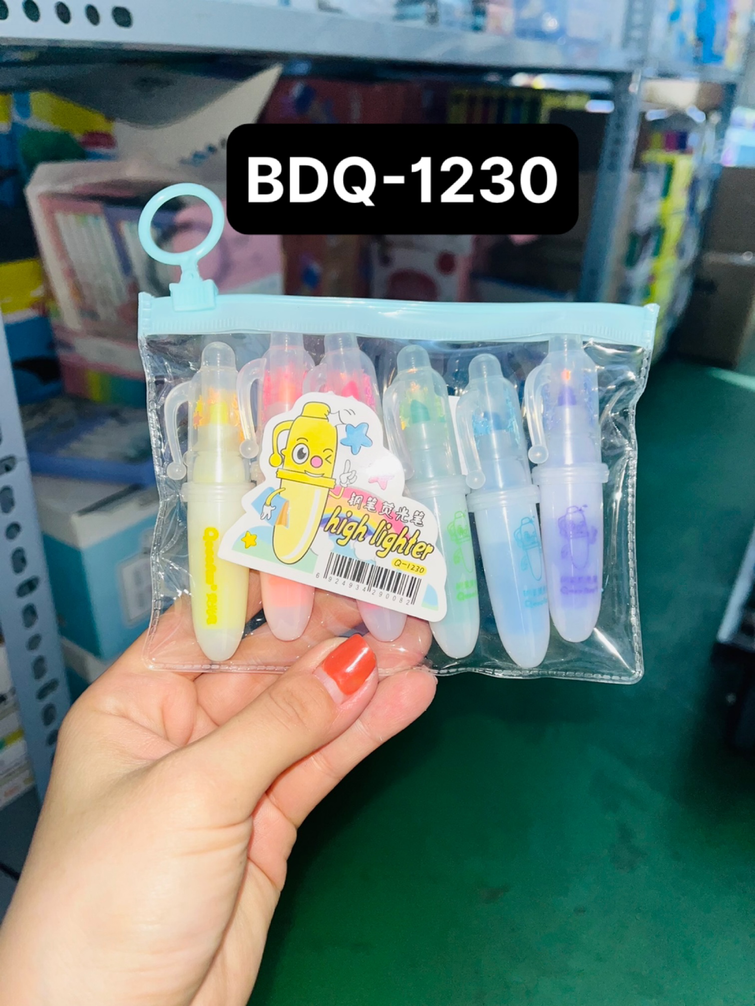 Bút dạ quang kiểu 6 cây 6 màu (736,709,836,1230,729,716)