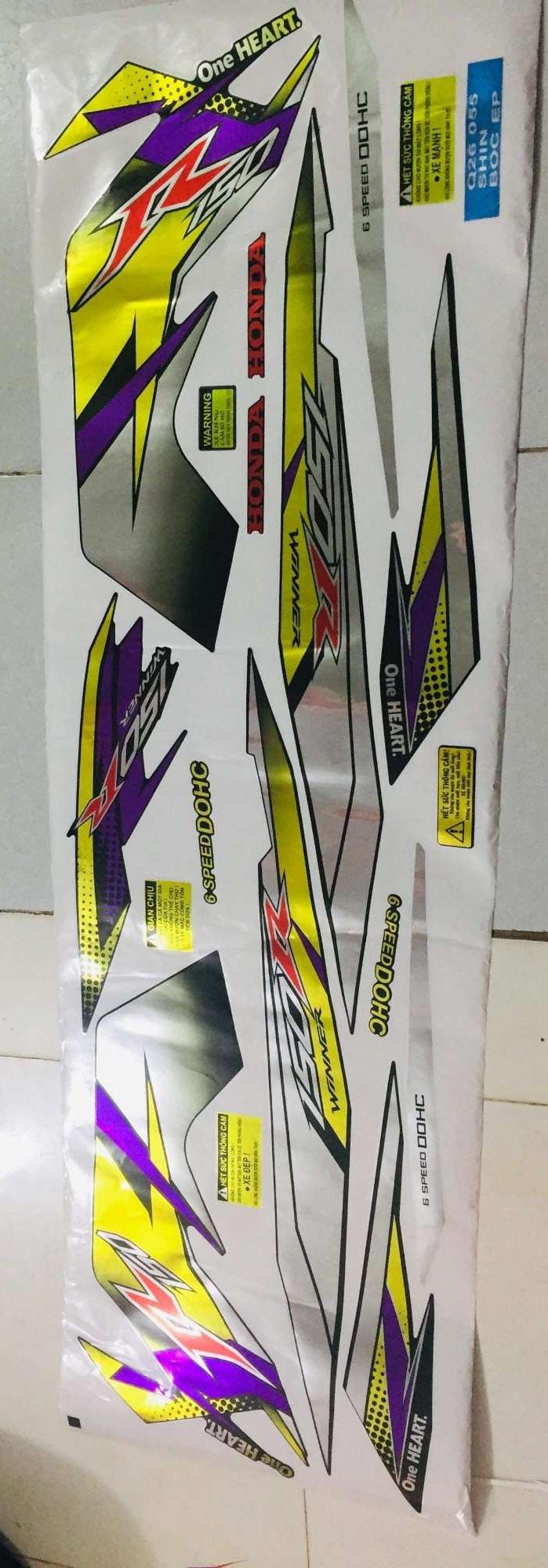 Tem rời winer crom chữ R