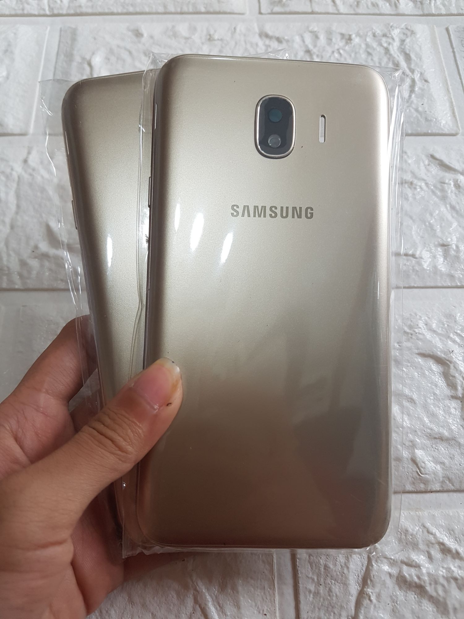 Bộ Vỏ + Sườn Samsung Galaxy J4 (J400)