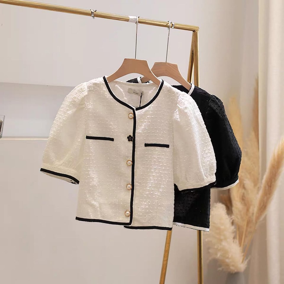 Áo khoác Xốp viền đen cá tính