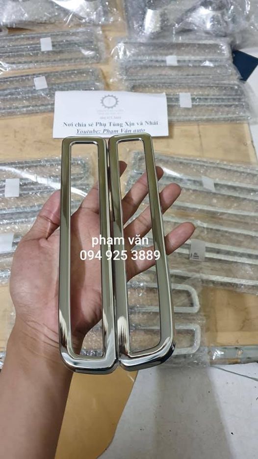 Ốp mạ crom đèn phanh cao Ford Transit hàng chất lượng cao giá rẻ Phạm Văn Auto