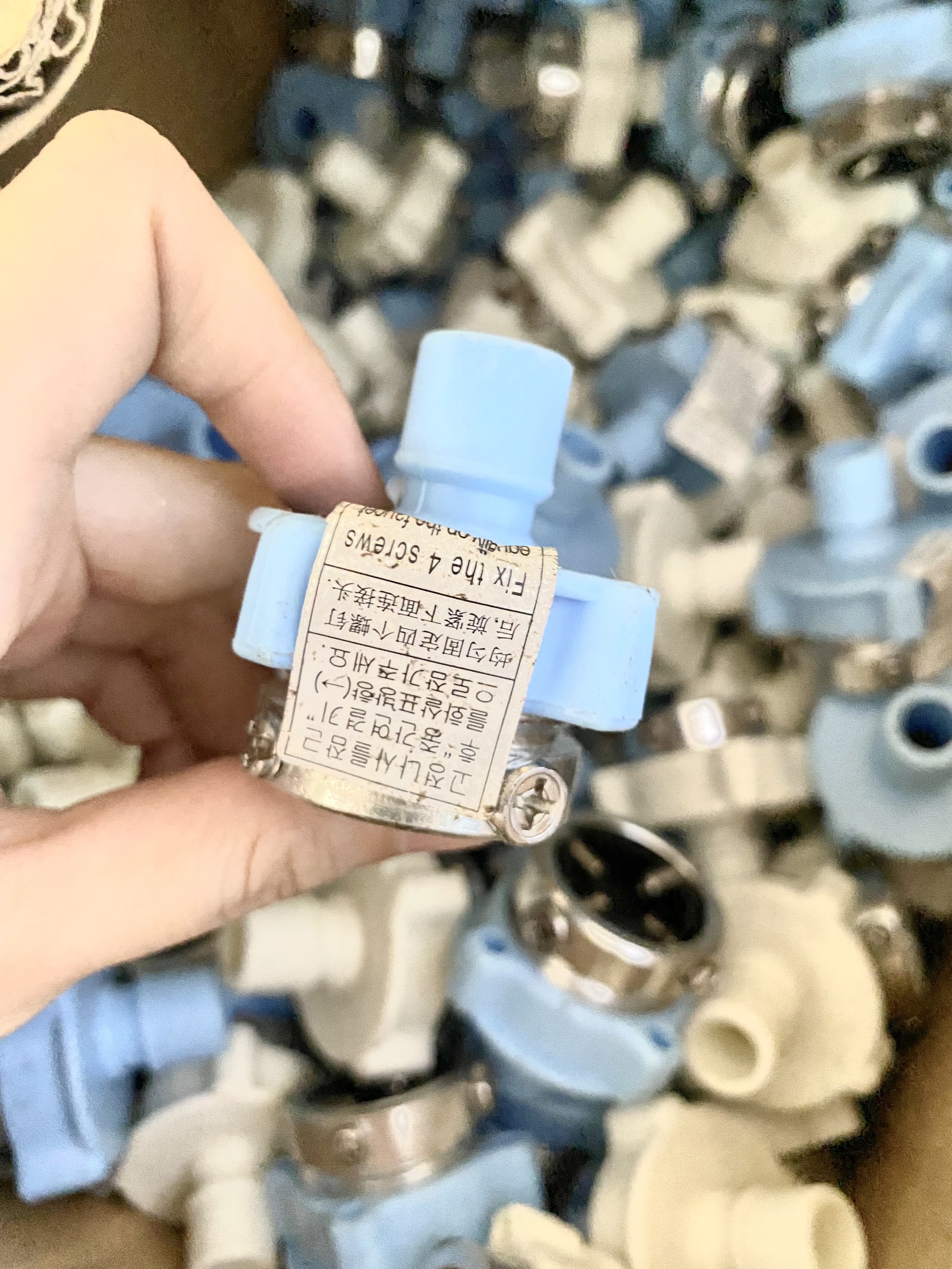 Đầu nối dây cáp nước máy giặt 4 vít chất lượng