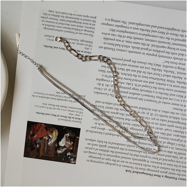 Dây chuyền choker không đối xứng cá tính
